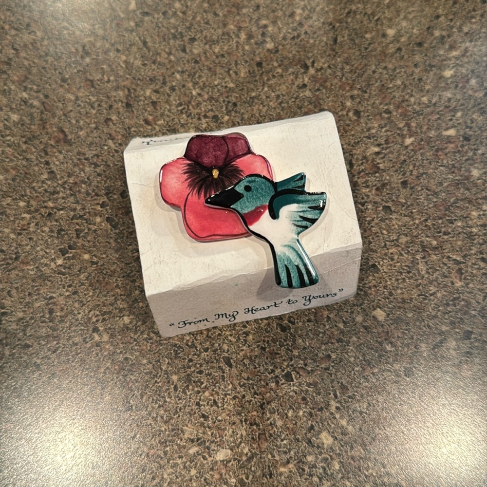 Hummingbird Brooch - Picture 1 of 5